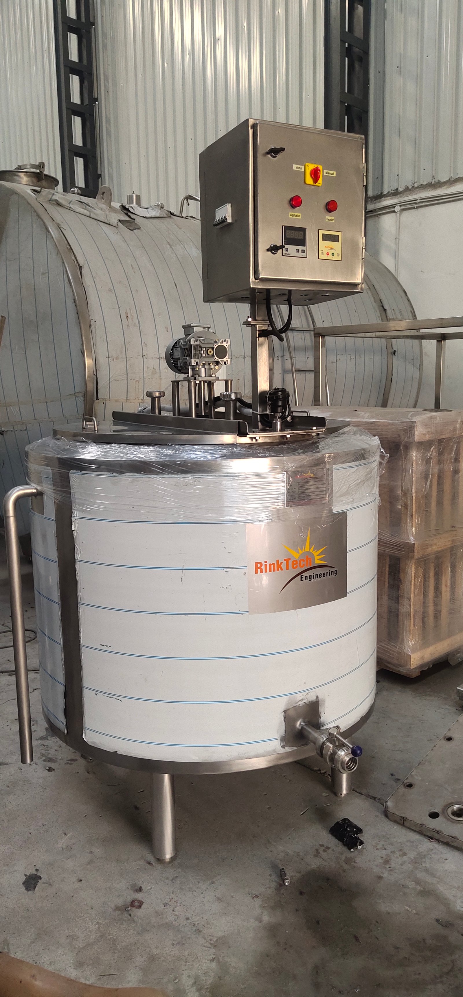 Milk storage tank 4